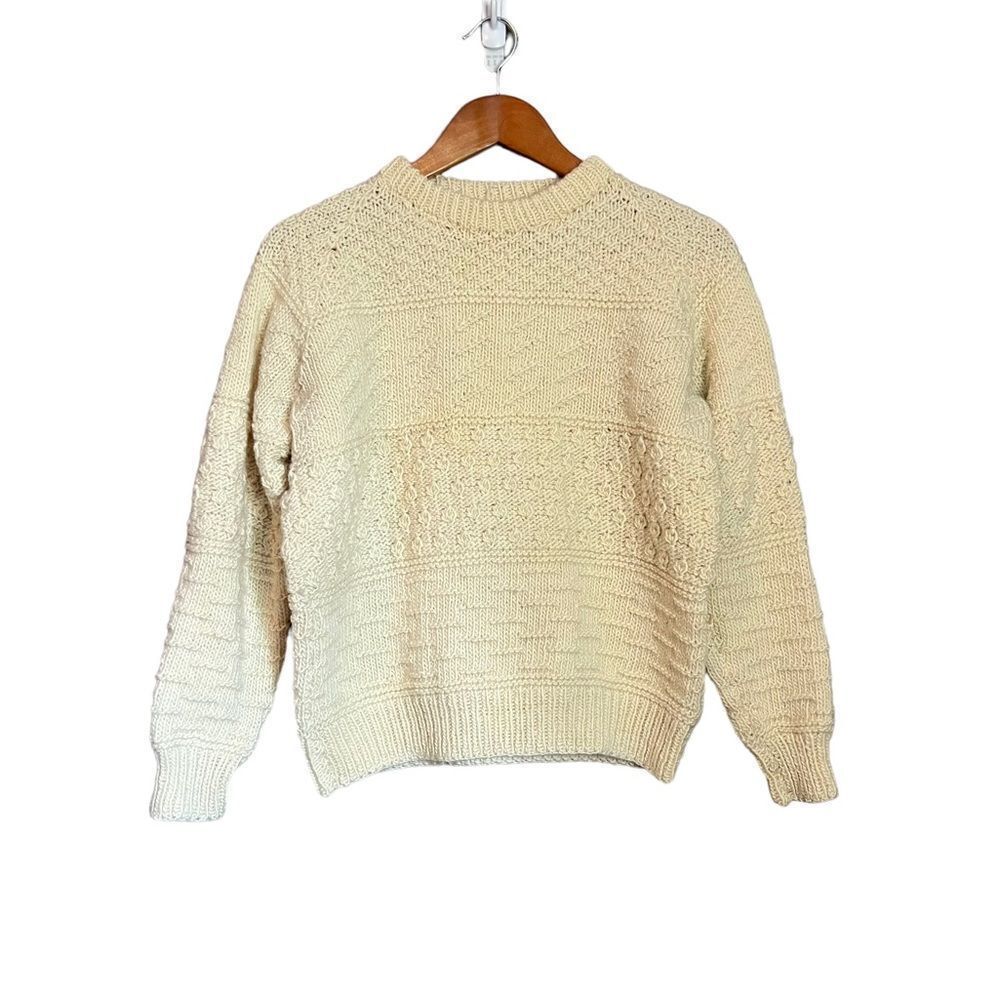 Handmade knit crew neck sweater‎